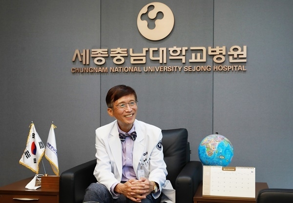 ‘한독학술경영대상’ 수상자 세종충남대학교병원 신현대 병원장. ⓒ 파이낸셜데일리 / 한독