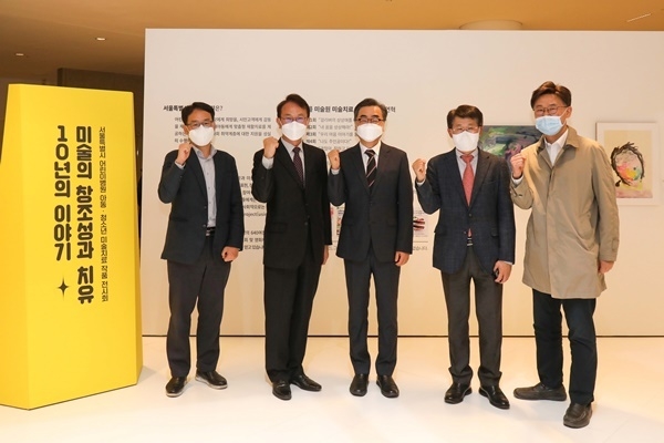 (좌부터) 김지호 삼성생명공익재단 전략기획팀장, 김성원 삼성복지재단 대표이사, 남민 서울특별시 어린이병원장, 류문형 삼성문화재단 대표이사, 송우현 서울특별시 어린이병원 진료부장. ⓒ 파이낸셜데일리 / 삼성복지재단