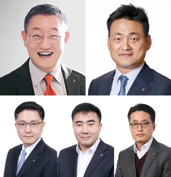 현신균 대표이사(좌상), 김태훈 전무(우상), 박상균 전무(좌하), 김선정 전무(중하), 박지환 전무(우하). ⓒ 파이낸셜데일리 / LG CNS 
