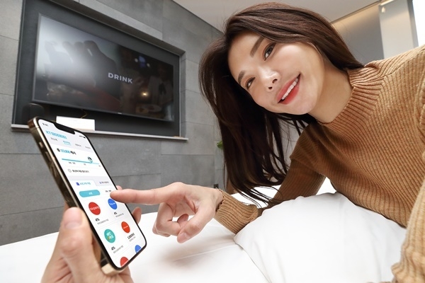 KT는 본인 인증 서비스인 ‘PASS(패스)’ 애플리케이션을 통해 업계 처음으로 통신비 혜택을 제공하는 마이데이터 서비스를 시작한다고 30일 밝혔다. ⓒ 파이낸셜데일리 / KT