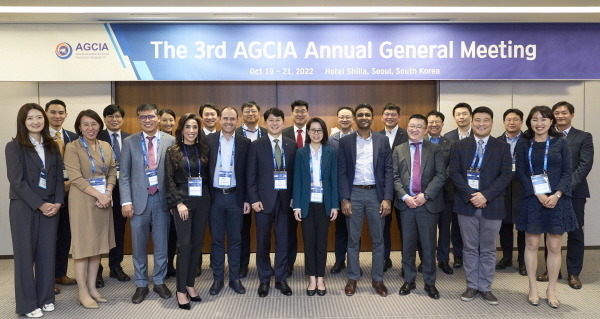 2022년 10월 제3회 AGCIA 연차총회에서 유광열 AGCIA 협회장이 몽골의 회원사 Mongolian Re 등과 기념촬영을 하고 있는 모습 ⓒ 파이낸셜데일리 / SGI서울보증