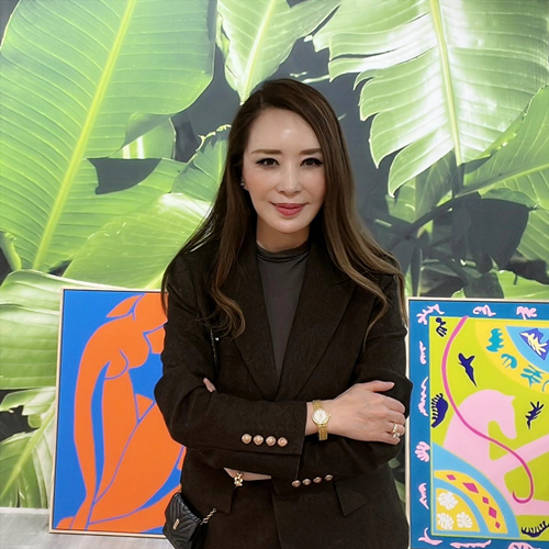 올해 첫 개인전인 ‘행운의 컬러’(Foutune Color)전을 갖는 김민경 작가. ⓒ 파이낸셜데일리 / 한국케엠색채연구소