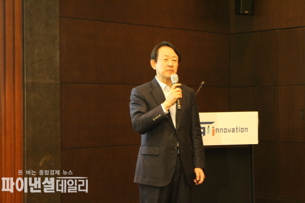 기업공개(IPO) 간담회에서 기자들에게 설명하는 이병건 대표이사 ⓒ 파이낸셜데일리 / 정경춘 기자