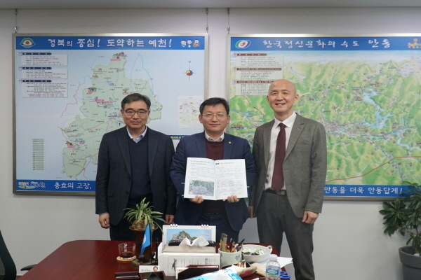 환경부 손옥주 수자원정책관, 박재현 물통합정책관을 만나 안동·예천의 친수·생태 복원 사업 및 신규 사업 발굴 ⓒ파이낸셜데일리/김형동 국회의원(경북 안동·예천)