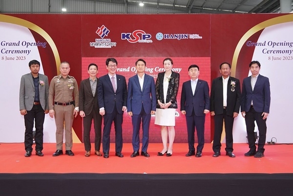 좌측 세 번째부터 김용규 남성해운 사장, 전조영 주 태국대사관 공사, 이용민 KSP데폿 사장, 조현민 (주)한진 사장, 노삼석 (주)한진 대표이사 사장. ⓒ 파이낸셜데일리 / 한진