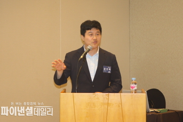 코스닥 상잔 전 기자간담회에서 기자들에게 발표하는 오픈놀 권인택 대표 ⓒ 파이낸셜데일리 / 정경춘 기자