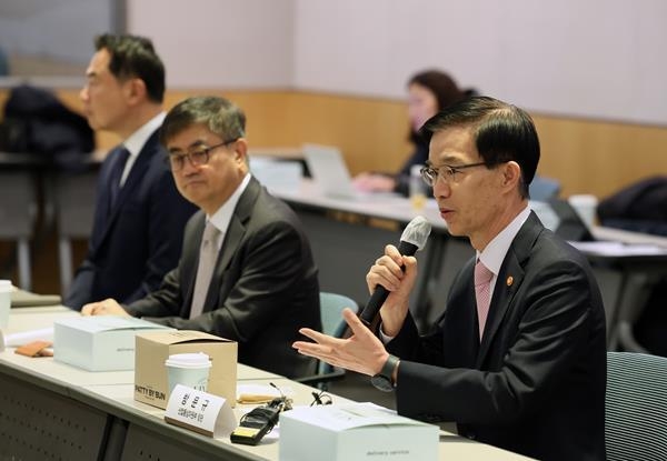  방문규 산업통상자원부 장관이 7일 서울 한국경제인협회 컨퍼런스센터에서 열린 2023 코리아세일페스타 참여기업 간담회에서 모두발언하고 있다. ⓒ 파이낸셜데일리 / 뉴시스