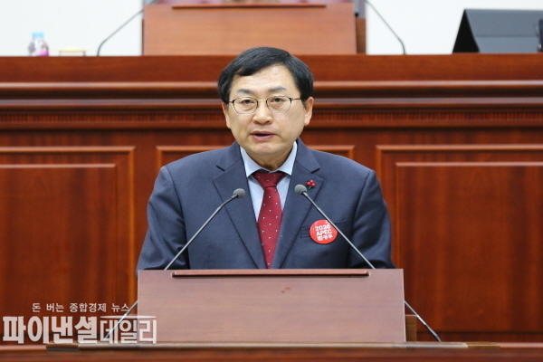 주낙영 경주시장 제279회 경주시의회 제2차 정례회에서 시정연설을 하며 내년도 시정방향을 밝혀 ⓒ파이낸셜데일리/경주시