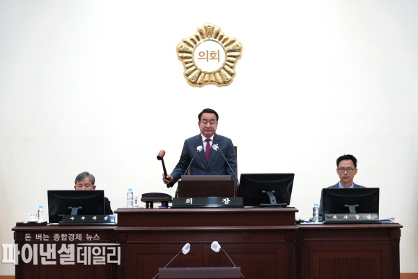 영천시의회 새해 지역발전과 시민행복을 위해 총력을 기울이겠다는 포부를 밝히며 의정활동에 돌입 ⓒ파이낸셜데일리/영천시의회