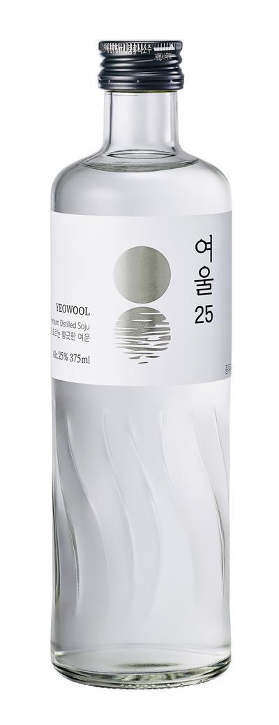 증류식 소주 ‘여울’ 제품 이미지. ⓒ 파이낸셜데일리 / 롯데칠성음료