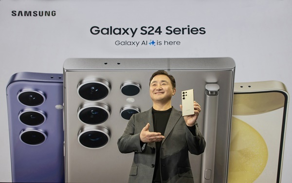 지난 17일(현지시간) 미국 새너제이에 위치한 SAP센터에서 개최된 '갤럭시 언팩 2024(Galaxy Unpacked 2024)' 행사에서 삼성전자 MX사업부장 노태문 사장이 AI를 통해 세상과 소통하는 방식을 혁신하는 '갤럭시 S24 시리즈'를 공개하고 있다. ⓒ 파이낸셜데일리 / 삼성전자
