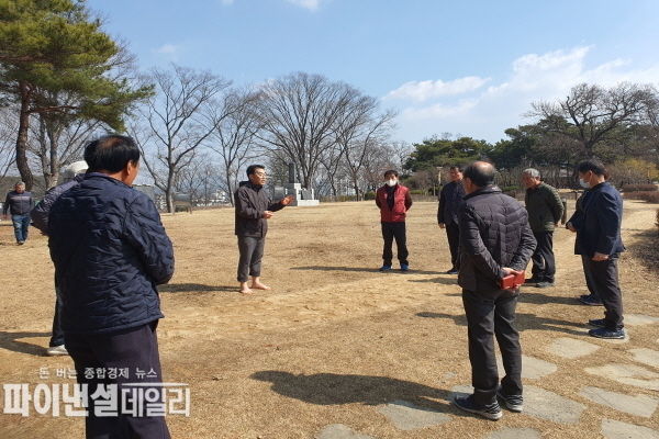 대가야읍 연조공원에 제1호 맨발길 조성 ⓒ파이낸셜데일리/고령군