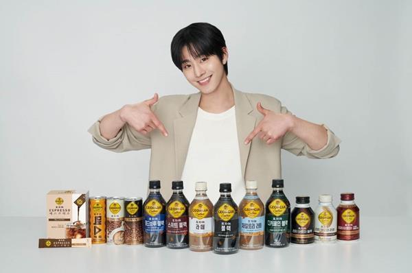 코카콜라 안효섭 & 제품 이미지. ⓒ 파이낸셜데일리 / 코카-콜라사