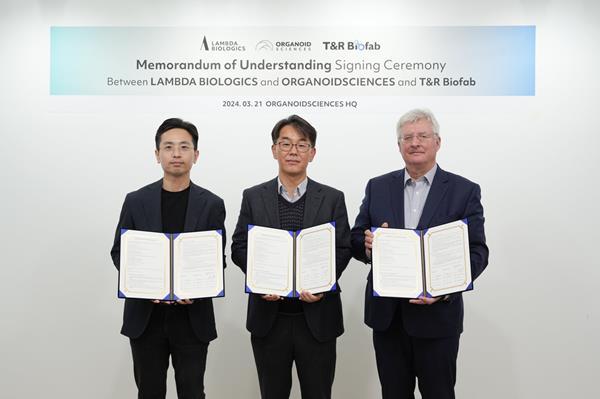 왼쪽부터 오가노이드사이언스 CEO 유종만, 티앤알바이오팹 CEO 윤원수, LAMBDA BIOLOGICS CEO Andre Gerth. ⓒ 파이낸셜데일리 / 티앤알바이오팹