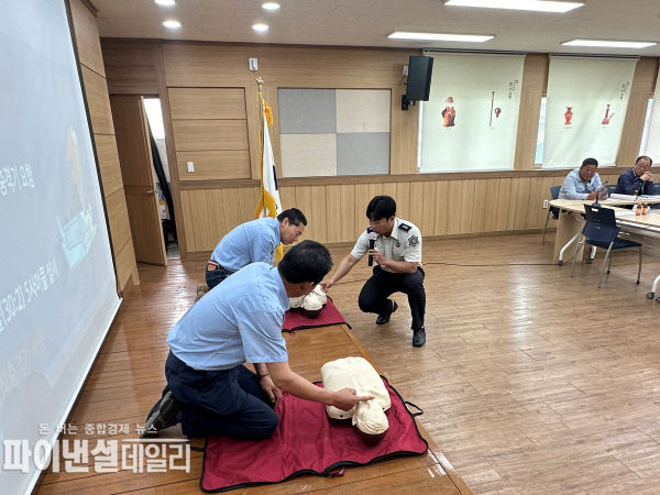 급상황을 가정한 CPR119 심폐소생술 교육ⓒ파이낸셜데일리/고령소방서