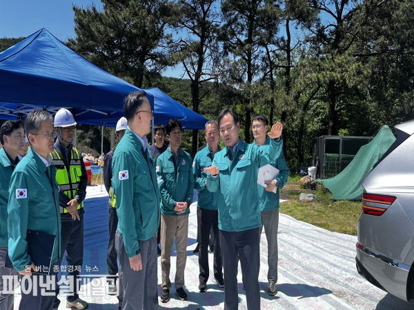 2년전 태풍‘힌남노’내습 시 피해가 컸던 경북 포항과 경주를 방문하여 재해복구사업 현장을 점검 ⓒ파이낸셜데일리/경북도