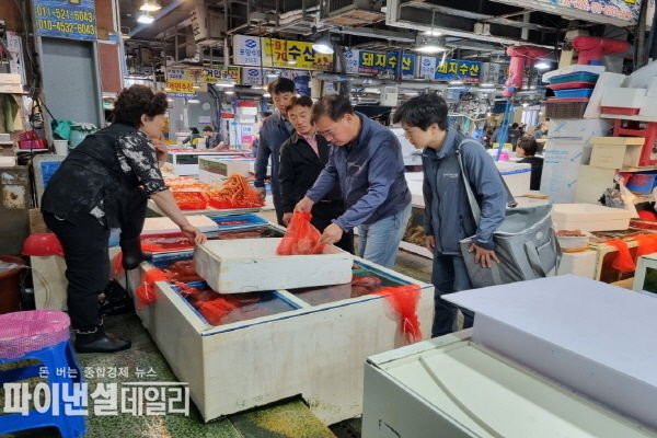 여름철 기온 상승으로 인해 발생하는 비브리오패혈증 등 수산물로 인한 식중독 예방을 위해 오는 9월까지 4개월간 집중 점검ⓒ파이낸셜데일리/포항시