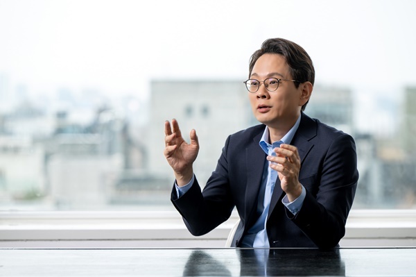 방경만 KT&G 사장이 소통과 도전, 협업과 나눔을 강조한 취임 100일 CEO 메시지를 발표했다. 사진은 방경만 KT&G 사장. ⓒ 파이낸셜데일리 / KT&G