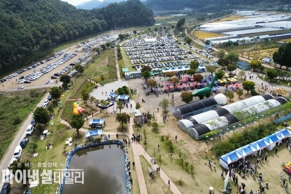 ‘2024 성주가야산 황금들녘 메뚜기축제’장 주차장 일부 전경 ⓒ파이낸셜데일리/ 박미화 기자