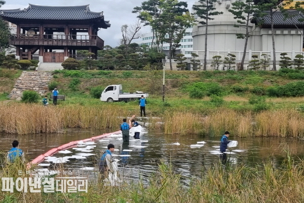 천군동 신라교 일원 수질오염사고 대비 합동 방제훈련 ⓒ파이낸셜데일리/경주시