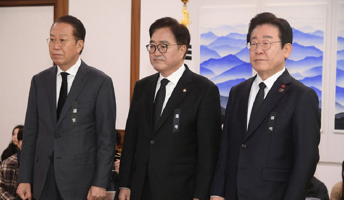 우원식 국회의장이 31일 서울 여의도 국회 의장실에서 국민의힘 권영세 비상대책위원장, 더불어민주당 이재명 대표와 회동을 갖고 있다. ⓒ 파이낸셜데일리 / 뉴시스