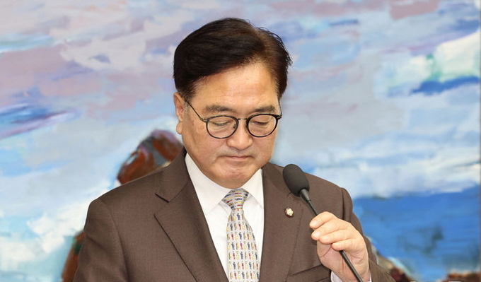 우원식 국회의장이 2일 오전 서울 여의도 국회에서 열린 2025년도 예산안 관련 긴급 기자회견에 앞서 생각에 잠겨 있다. ⓒ 파이낸셜데일리 / 뉴시스