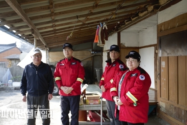 직원들의 방문이 다가오는 명절에 작은 보탬이 되어 따뜻한 명절 ⓒ파이낸셜데일리/울진산림항공관리소