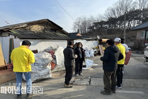  관내 취약계층 가구에 집수리 봉사활동 ⓒ파이낸셜데일리/상주시
