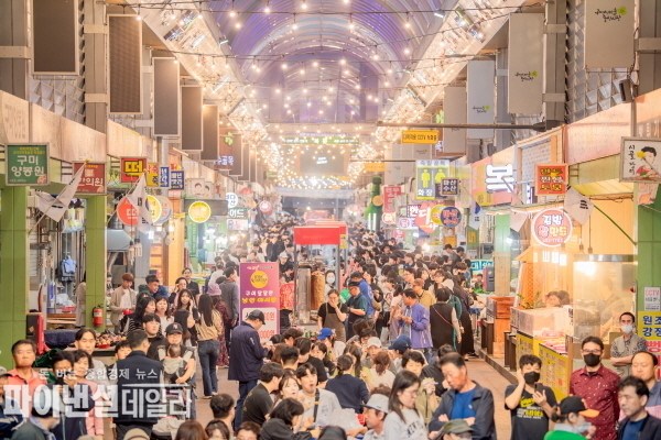 구미 달달한 낭만야시장’을 구미새마을중앙시장과 인동시장에서 연이어 개최 ⓒ파이낸셜데일리/구미시