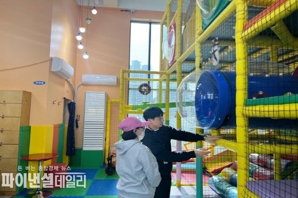 어린이놀이시설의 안전사고 예방을 사전 차단 안전점검실시 ⓒ파이낸셜데일리/포항시