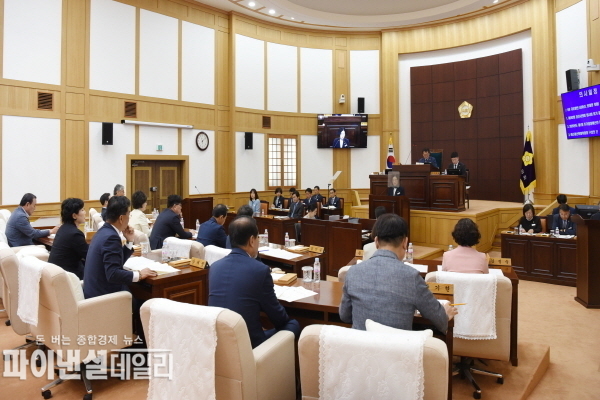  제262회 임시회 개회 ⓒ파이낸셜데일리/경산시의회