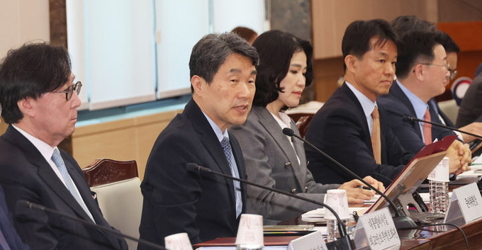 이주호 대통령 권한대행 부총리 겸 교육부 장관이 22일 서울 종로구 정부서울청사에서 열린 제7차 APEC 준비위원회 회의에서 발언하고 있다. ⓒ 파이낸셜데일리 / 뉴시스