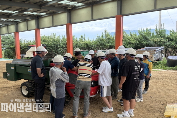  퇴비살포기 현장실무 및 안전사용교육 ⓒ파이낸셜데일리/상주시