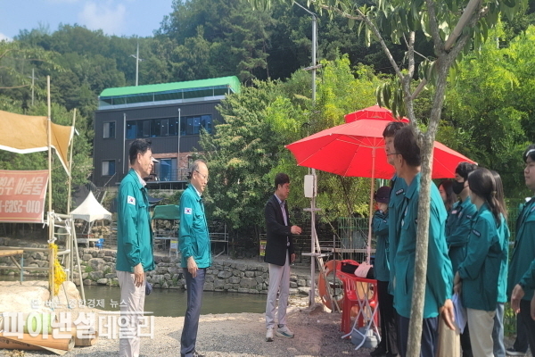 배춘식 부군수 주재로 동산계곡 합동단속 T/F팀' 현장 확인 ⓒ파이낸셜데일리/군위군