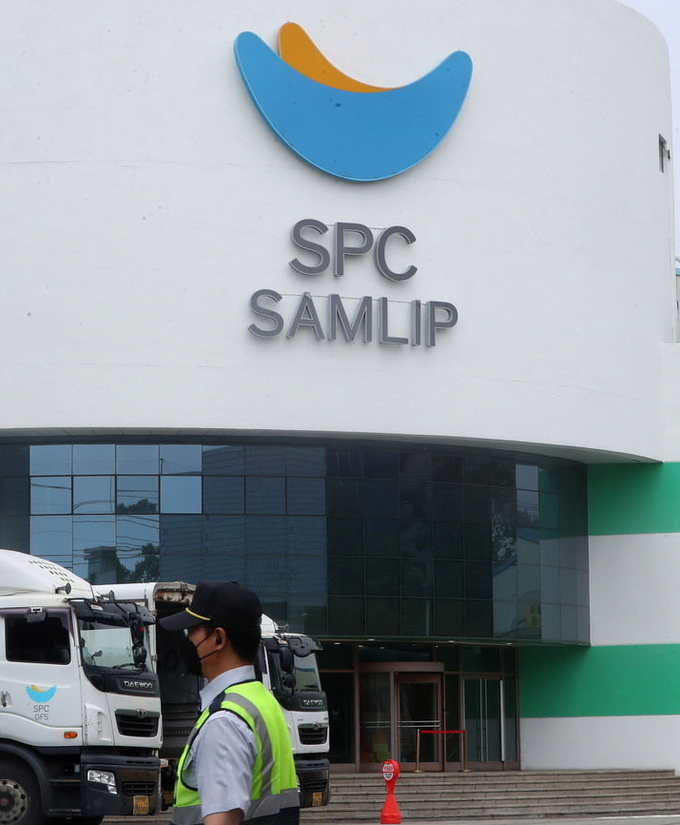 고용노동부와 경찰이 SPC삼립 본사 등을 압수수색 중인 17일 경기 시흥시 SPC 삼립 시화공장 모습. ⓒ 파이낸셜데일리 / 뉴시스