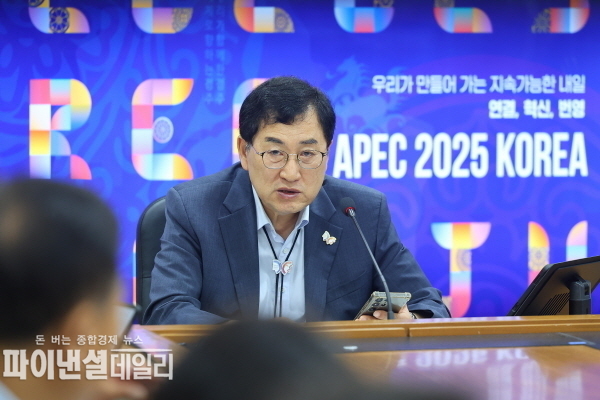 주낙영 경주시장이 국소본부장회의에서 발언하고 있다ⓒ파이낸셜데일리/경주시