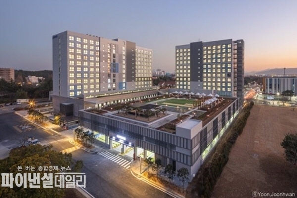 포스코A&C가 설계·시공을 주도한 12층 규모의 기숙사 건물인 ’포스코 광양 기가타운‘ 조감도. ⓒ파이낸셜데일리/포항시