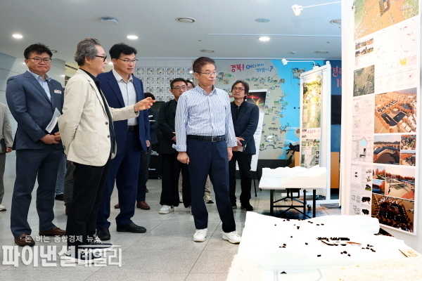 도청 본관 1층 서편 전시홀에서 ‘산불피해 마을 재창조 기본구상(안) 전시회’ ⓒ파이낸셜데일리/경북도