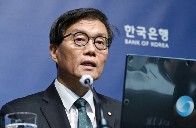이창용 한국은행 총재가 28일 서울 중구 한국은행에서 8월 통화정책방향 관련 기자간담회를 하고 있다. ⓒ 파이낸셜데일리 / 뉴시스