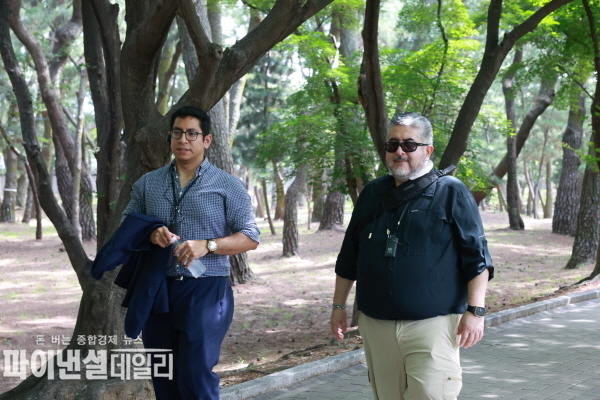 오른쪽 첫번째 - 파브리시오 발렌시아 페루장관 ⓒ파이낸셔데일리/경북도