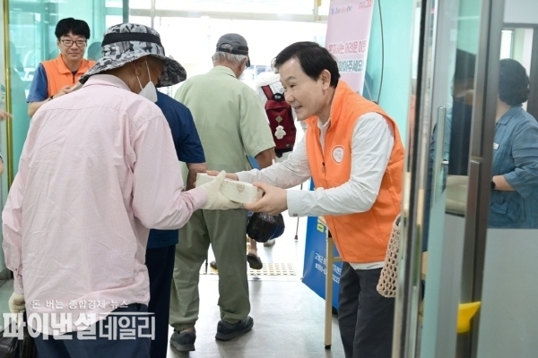 행복기동대와 함께하는 고독사 예방 및 복지사각지대 발굴을 위한 캠페인 ⓒ파이낸셜데일리/고령군