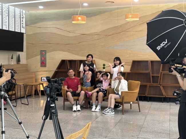  한국-베트남 다문화가족 교육(가족사진 촬영) ⓒ 파이낸셜데일리 / 농협중앙회