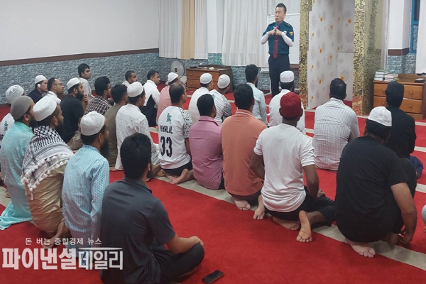외국인 근로자 40여명 대상 하굣길 초등학생 납치·유괴미수 모방범죄 방지 교육 ⓒ파이낸셜데일리/영천경찰서