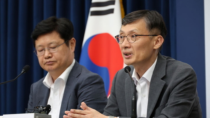 박금철 기획재정부 세제실장이 지난 7월 29일 세종시 정부세종청사에서 2025년 세제개편안을 설명하고 있다. ⓒ 파이낸셜데일리 / 뉴시스
