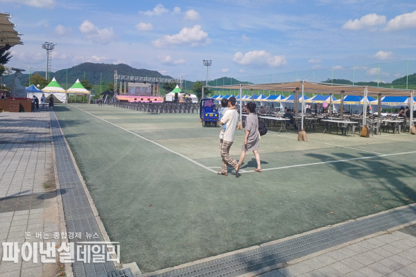 텅텅빈 갓바위축제 행사장 전경 ⓒ파이낸셜데일리/ 박미화 기자