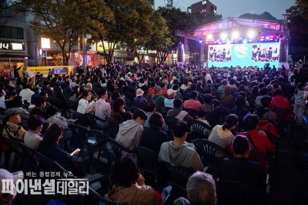 구미푸드페스티벌무대 전경 ⓒ파이낸셜데일리/ 구미시