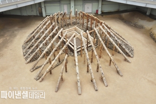 ‘경주 쪽샘 44호분 축조실험 설명회’ ⓒ파이낸셜데일리/경주시