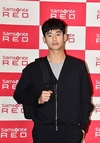 김수현, 논란 일었던 중국 생수 모델 그대로 한다