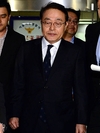 신헌 前롯데쇼핑 대표 첫재판..혐의 대부분 부인
