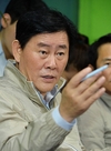 최경환, 취임 후 첫 일정 성남 인력시장 행보 